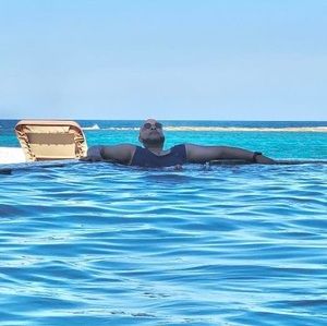 Meet your Posher, Demiya